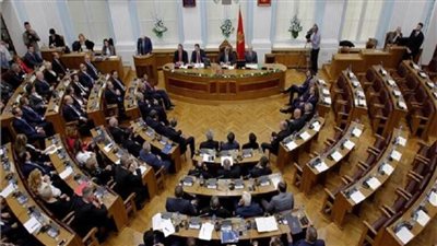برلمان الجبل الأسود يطيح بالحكومة في تصويت على حجب الثقة 