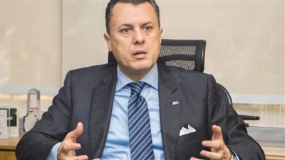 وزير السياحة والآثار يلتقي العاملين بالمتحف المصري الكبير.. ويؤكد على إنجاز الأعمال