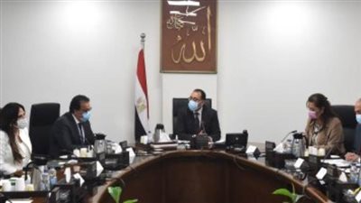 رئيس الوزراء يتابع تنفيذ المشروع القومى لتنمية الأسرة المصرية