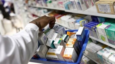 عاجل | الحكومة تنفي وجود نقص في الأدوية والمستلزمات الطبية بالمستشفيات الحكومية