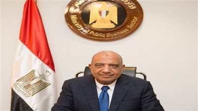 وزير قطاع الأعمال العام يتابع موقف مشروعات شركات 