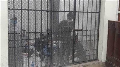 تأجيل إعادة إجراءات محاكمة 18 متهما في أحداث شغب قسم السلام