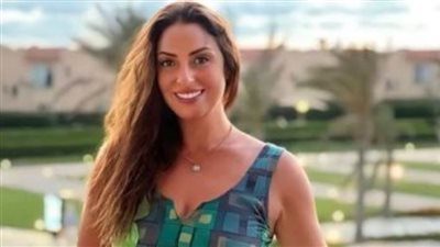 نرمين الفقي بإطلالة صيفية فى الساحل الشمالى × 4 صور