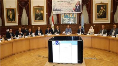 محافظ القاهرة: تقديم كافة التسهيلات للمستثمرين بالمناطق الصناعية 