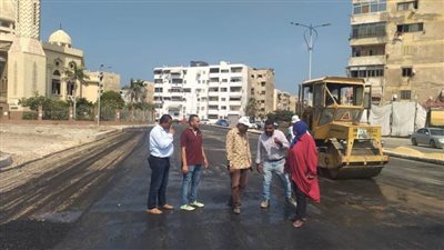 محافظ بورسعيد:استمرار أعمال الرصف والتطوير بشارع محمدسرحان بنطاق حي الزهور