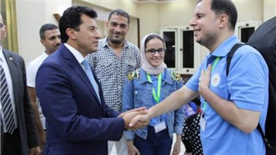 وزير الشباب يشهد تحكيم مجال الغناء الفردي تشجيعا لذوى الهمم 
