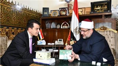 «جمعة» ومدير عام «الإيسيسكو» يناقشان جهود وزارة الأوقاف لنشر الفكر الوسطي 