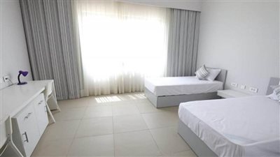 وزير التعليم العالي يتفقد مدينة زويل للعلوم والتكنولوجيا والابتكار (صور)