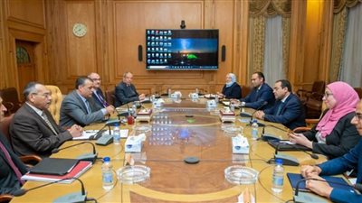 وزير الإنتاج الحربي بحث مع رئيس الجهاز المركزي للتنظيم والإدارة تعزيز سبل التعاون المشترك (صور)