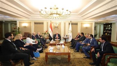 وزير التعليم العالي يعقد اجتماعًا مع وفد جامعة كوين مارجريت البريطانية لبحث إنشاء فرع للجامعة في العاصمة الإدارية الجديدة (صور)