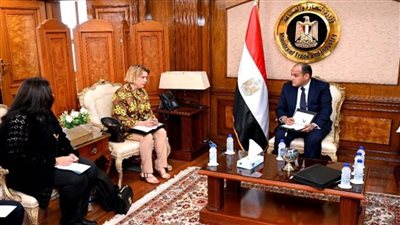 وزير التجارة يبحث مع الممثل الإقليمي للجنة الاقتصادية للأمم المتحدة لشمال إفريقيا سبل تطوير صناعة الأثاث بمصر (صور)