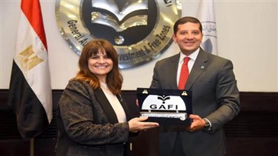 رئيس هيئة الاستثمار يبحث مع وزيرة الهجرة آليات إنشاء شركة مساهمة للمصريين بالخارج (صور)