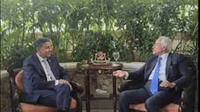 سفير مصر بأثينا يبحث مشروعات نقل الطاقة الكهربائية لليونان والدول الأوروبية