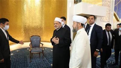 شيخ الأزهر يصل مسجد نور سلطان الكبير في كازاخستان