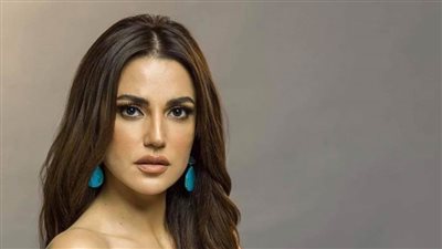 فستان جريء .. درة تكشف جمالها بإطلالة جديدة | صورة