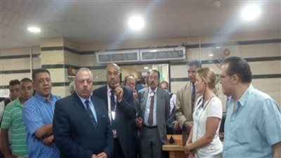 وفد بعثة البنك الدولى يزور المركز التكنولوجى لخدمة المواطنين بنجع حمادى