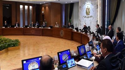 وزير الرياضة يستعرض تقريرًا بشأن تدشين المنصة الوطنية للشباب 