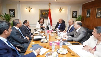 وزيرا قطاع الأعمال العام والتخطيط يبحثان موقف الترويج لبعض الفرص الاستثمارية بالشركات التابعة (صور)