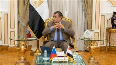 وزير الإنتاج الحربي يبحث مع السفير التشيكي تعزيز التعاون المشترك (صور)
