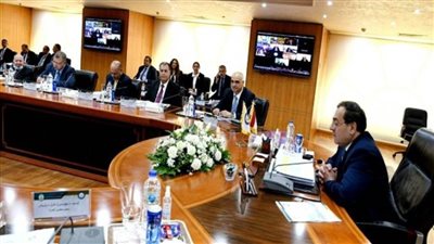 لاعتماد نتائج الأعمال.. وزير البترول يترأس الجمعية العامة لشركة جنوب الوادي القابضة (صور)