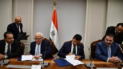 وزير الرياضة ومحافظ بورسعيد يوقعان تدشين إستاد المصري الجديد (صور)