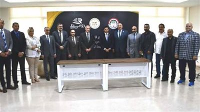 وزير الرياضة ورئيس الدولي لليد يشهدان توقيع عقد رعاية اتحاد رفع الأثقال