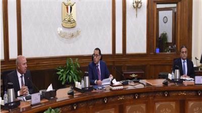 رئيس الوزراء يتابع الموقف التنفيذي لتطوير ورفع كفاءة منفذ السلوم البري