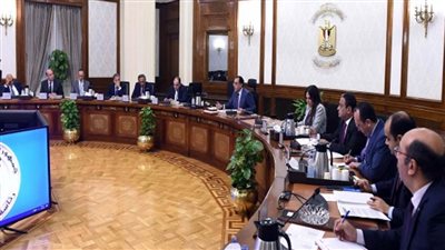 رئيس الوزراء يلتقي رؤساء الغرف الصناعية بهدف إعداد استراتيجية واضحة للصناعة المصرية وإطلاقها خلال المؤتمر الاقتصادي (صور)