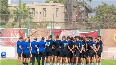  «كولر» و«عبد الحفيظ» يجتمعان باللاعبيين على هامش مران الأهلي 