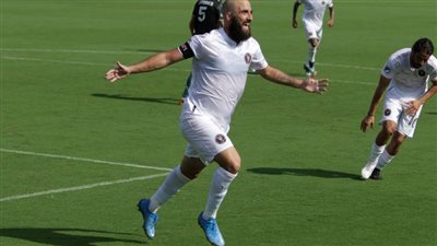 جونزالو هيجواين يعلن اعتزاله كرة القدم نهائيًا