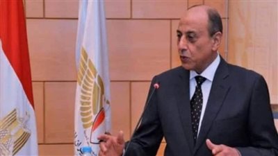 وزير الطيران يلتقي وفدا إماراتيا لبحث فرص الاستثمار في مجال النقل الجوي