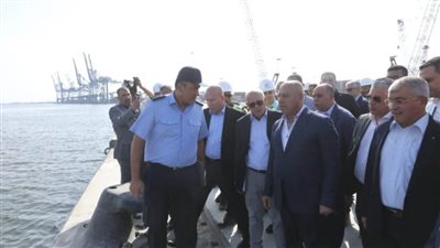 وزير النقل: خطة شاملة لتطوير محطة حاويات بورسعيد والتوسع في أنشطتها