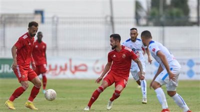الشوط الأول.. الأهلي يضع قدمًا في مجموعات الأبطال بثنائية في شباك المنستيري