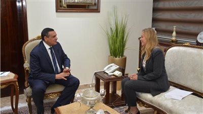 وزير التنمية المحلية يلتقي المدير التنفيذي للأكاديمية الوطنية للتدريب 