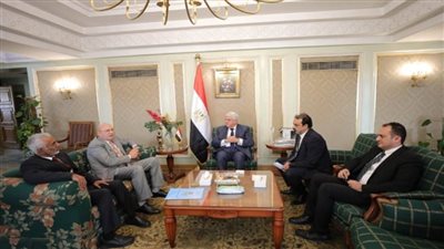 وزير التعليم العالي يشهد توقيع مذكرة تفاهم بين المجلس الأعلى للمستشفيات الجامعية والمجلس العربي للاختصاصات الصحية (صور)