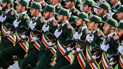 إيران.. الحرس الثوري يهدد رجل دين بارز انتقد خامنئي في خطبة الجمعة