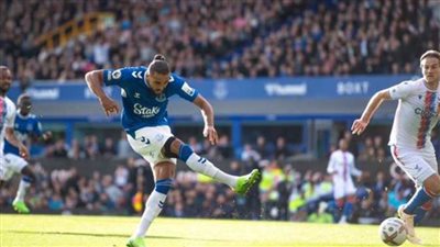 إيفرتون يفوز على كريستال بالاس بثلاثية في الدوري الإنجليزي