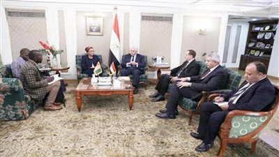 وزير التعليم العالي يلتقي نظيرته بغينيا لبحث آليات التعاون بين البلدين (صور)