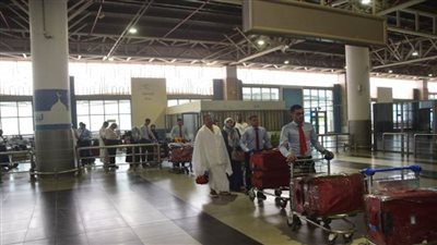 سفر بعثة عمرة المولد النبوي الشريف للقوات المسلحة إلى الأراضي المقدسة (صور)