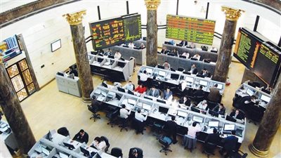 أسهم بورصة مصر تربح 5.5 مليار جنيه مكاسب سوقية وسط تباين للمؤشرات