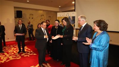 نيفين جامع: جهاز تنمية المشروعات يعمل على فتح الأسواق العالمية أمام المنتجات التراثية المتميزة (صور)