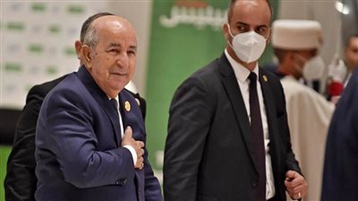 في قمة الجزائر..تبون يحث على الوحدة العربية لمواجهة 