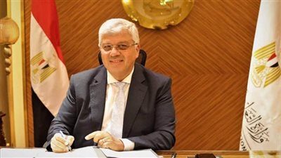 وزير التعليم العالي يصدر قرارًا بإغلاق كيان وهمي في البحر الأحمر 
