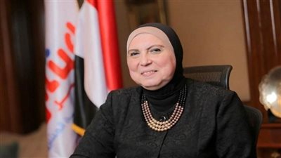 نيفين جامع: 