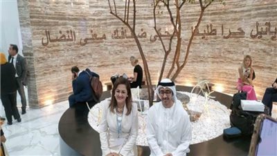 وزيرة التخطيط ووزير الخارجية الإماراتي يتفقدان الجناح المصري بقمة المناخ 