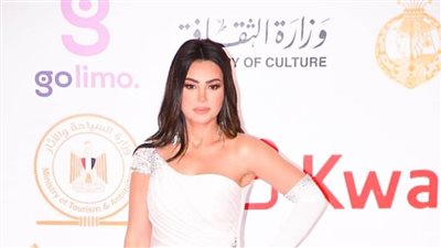 وجه القمر دينا فؤاد تتألق بإطلالة ساحرة وجذابة فى افتتاح مهرجان القاهرة السينمائى الدولى
