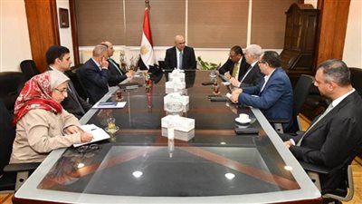 وزير الإسكان يتابع الموقف التنفيذي لمشروع سد ومحطة 