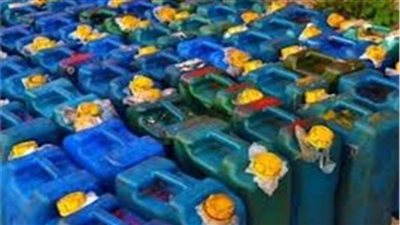 ضبط مدير محطة وقود لقيامه بالإتجار في المواد البترولية بالسوق السوداء  