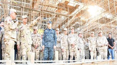 وزير الدفاع والإنتاج الحربي يتفقد مقر القيادة الإستراتيجية