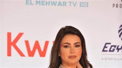 صور..وجه القمر دينا فؤاد تبهر الحضور بإطلالة راقية فى حفل ختام مهرجان القاهرة السينمائى الدولى